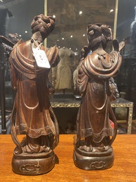 Acht Chinese houten sculpturen van godinnen, 19e eeuw