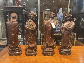 Acht Chinese houten sculpturen van godinnen, 19e eeuw