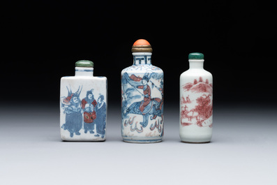 Seven various Chinese porcelain snuff bottles, Yongzheng and Qianlong mark, 19/20th C.
