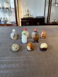 Nine Chinese jade and agate snuff bottles, 19/20th C.