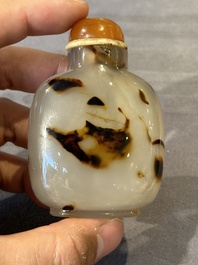 Five fine Chinese agate snuff bottles, Qing