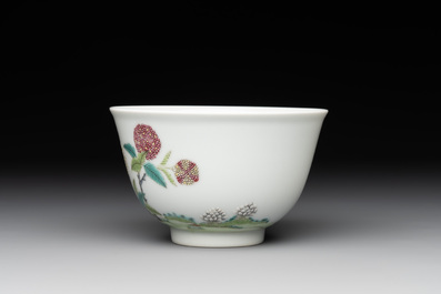 A Chinese famille rose bowl with floral design, Daoguang mark, 19/20th C.