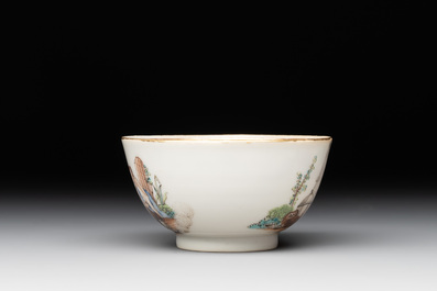 A rare Chinese famille rose cup and a gilt-decorated iron-red, blue and white plate with reticulated border, Kangxi/Qianlong