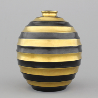 Vase fin Art Déco avec rayures dorées et noires, Boch Mettlach Luxembourg, début 20e