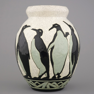 Une vase aux penguins, Charles Catteau pour Boch Kéramis, vers 1927