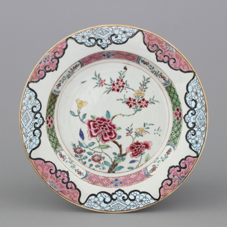 Assiette en porcelaine de Chine, famille rose, 18e