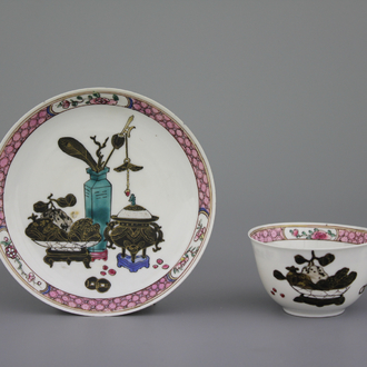 Tasse et sous tasse en porcelaine de Chine 'semi-coquille d'oeuf', famille rose, Yongzheng, 18e