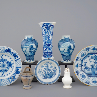 A lot of varied Dutch Delft and other ceramics, mostly 18th C.