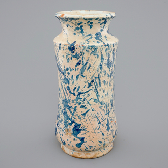 A blue and white Spanish splattered albarello, 18th C.