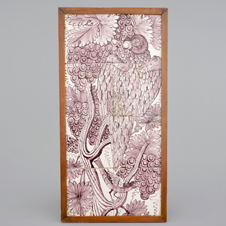 Een mangaan Delfts tegeltableau met een papegaai, 18e eeuw