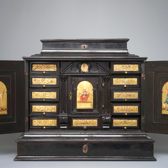 Un cabinet flamand en ébène et décors peints, Anvers, 17ème