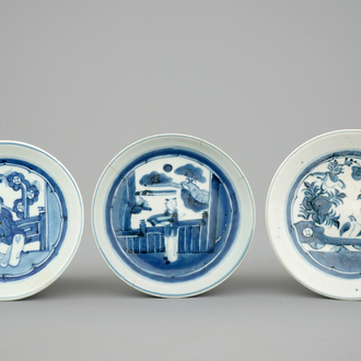 3 assiettes en porcelaine de Japon des fours d'Arita, 17/18ème