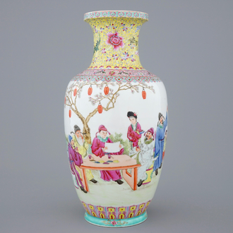 A fine Chinese Republic famille rose vase with a garden scene, 20th C.