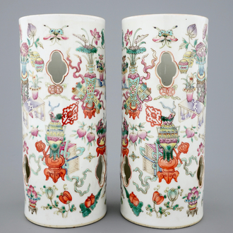 A pair of Chinese famille rose hat stands, 19th C.