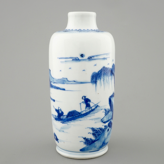 Een blauw-witte Chinese vaas met een bergachtig rivierlandschap, Kangxi