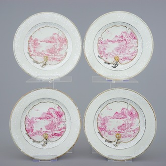 Een set van vier Chinese borden met bianco sopra bianco decor, Qianlong, 18e eeuw