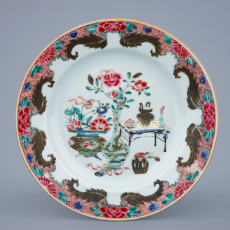 A fine Chinese famille rose plate, Yongzheng/Qianlong