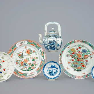 Een verzameling divers Chinees porselein, 17/19e eeuw