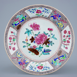 A Chinese famille rose floral plate, Qianlong, 18th C.