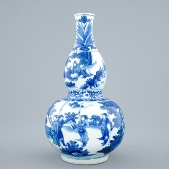 A Chinese blue and white double gourd vase, Transitional period, 1620-1683