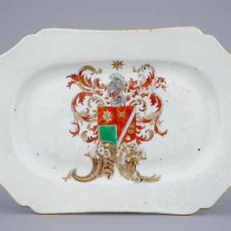 Een Chinese exportporseleinen schotel met wapenschild "De Heere", Qianlong, ca. 1763