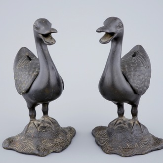 A pair of Chinese bronze duck-shaped incense burners, 18/19th C.