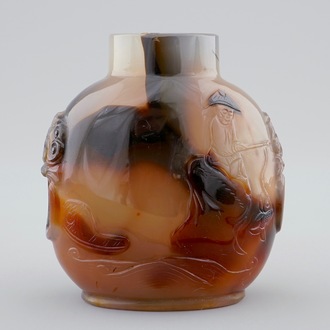 Une tabatière en agate finement sculptée, Chine, 19ème