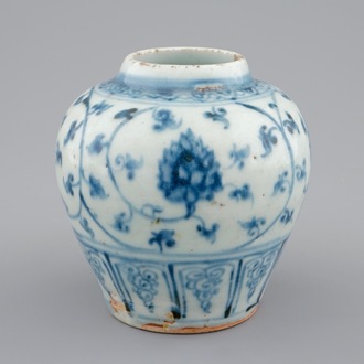 A Chinese blue and white vase with floral design, Ming Dynasty