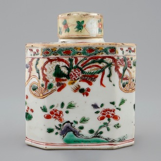 A Chinese famille verte tea caddy with phoenixes, Kangxi