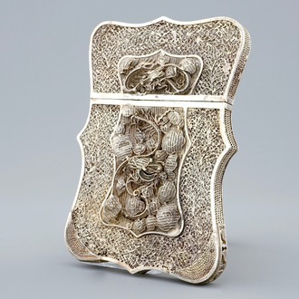 A Chinese filigree silver card box, 19th C.