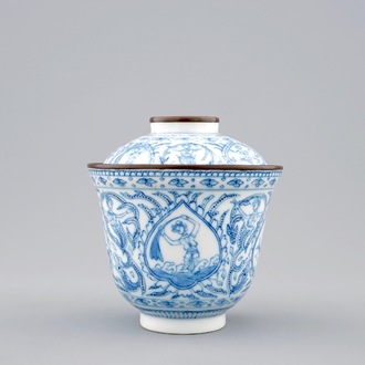 A Chinese blue and white covered Bencharong bowl for the Thai Market, 18/19th C.