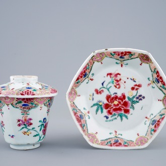 A Chinese famille rose hexagonal covered cup and saucer, Qianlong, 18th C.