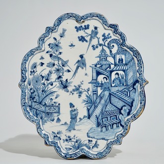 Une plaque en faïence de Delft à décor d'une pagode chinoise, début du 18ème