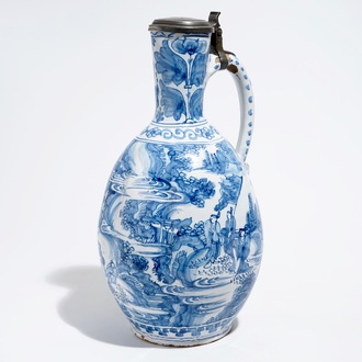 Een erg grote getorste blauw-witte Delftse chinoiserie kan met Antwerps tinnen deksel, 17e eeuw