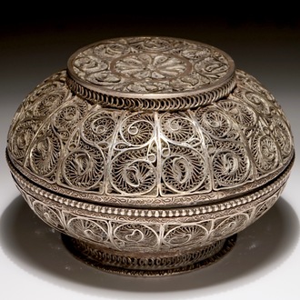 A Chinese filigree silver bowl and cover, 19th C.