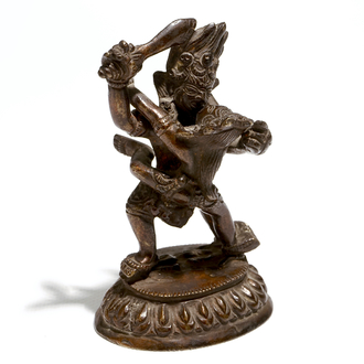 Un groupe sino-tibétain en bronze de Mahakala avec Sakti, 19ème