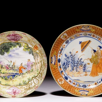 Een Chinees Imari bord naar Cornelis Pronk: "De Parasoldames" en een Meissen-stijl bord met jachtscène, Qianlong