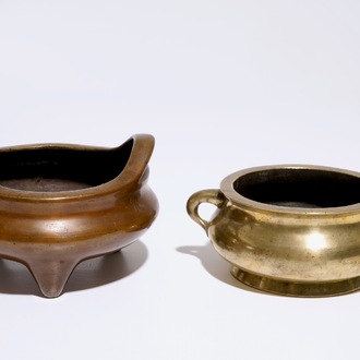 Two Chinese bronze tripod censers, 19/20th C.