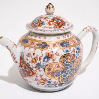 A Chinese Dutch decorated teapot and cover with floral design, Qianlong