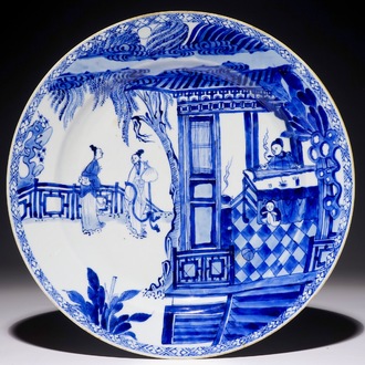 Een Chinese blauw-witte schotel met scène uit "De Romance van de Westelijke Kamer", Yongzheng