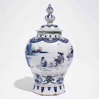 A Dutch Delft octagonal chinoiserie vase and cover in blue and manganese, late 17th C.