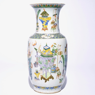 A Chinese Canton verte vase with incense burners, 19th C.