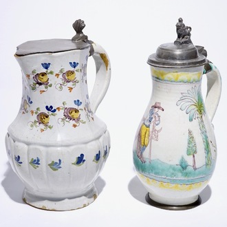 Deux chopes aux couvercles en étain en faïence polychrome, Nord de la France et Autriche, 18ème