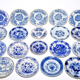 Eightteen Dutch Delft blue and white plates, 18th C.