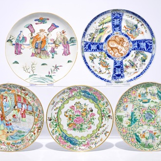 Cinq assiettes en porcelaine de Chine famille rose, incl. Canton, 19ème