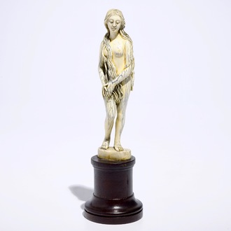 Un modèle d'une Vierge en ivoire sculpté, dans le style d'Erhart Gregor, Allemagne, 16/17ème