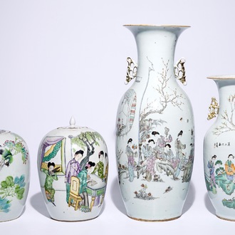 Deux vases et deux pots à gingembre en porcelaine de Chine famille rose, 19/20ème