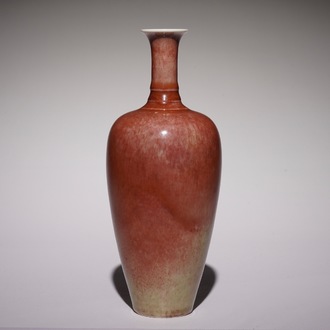 A Chinese monochrome copper-red vase, Kangxi mark, 19/20th C.