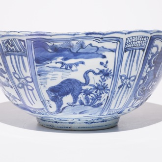 A Chinese blue and white kraak porcelain bowl with a tiger, Ming, Wanli