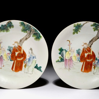 A pair of Chinese famille rose dishes with immortals, Qianlong mark, 19th C.